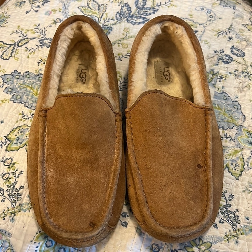 UGG slippers/loafers. Size 10